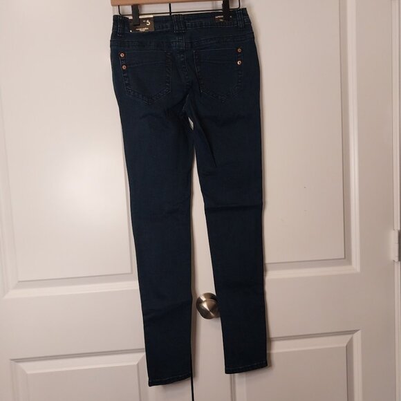 Tilly's Almost Famous Premium Juniors Jeans - Picture 6 of 10